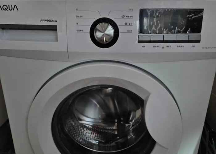 Hongik Univ#yonsei Univ#2br With Elevator#4min From Sinchon Station, Line 2 *